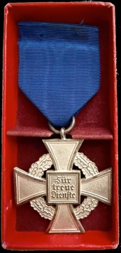 WW2 German 25 Year Faithful Service Medal in Box Treuedienst Ehrenzeichen
