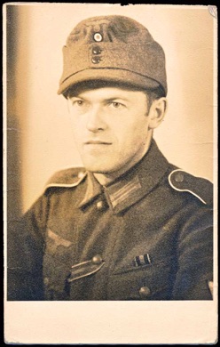 WW2 German original photo M43 cap Russian Front Medal Czech Anschluss medal